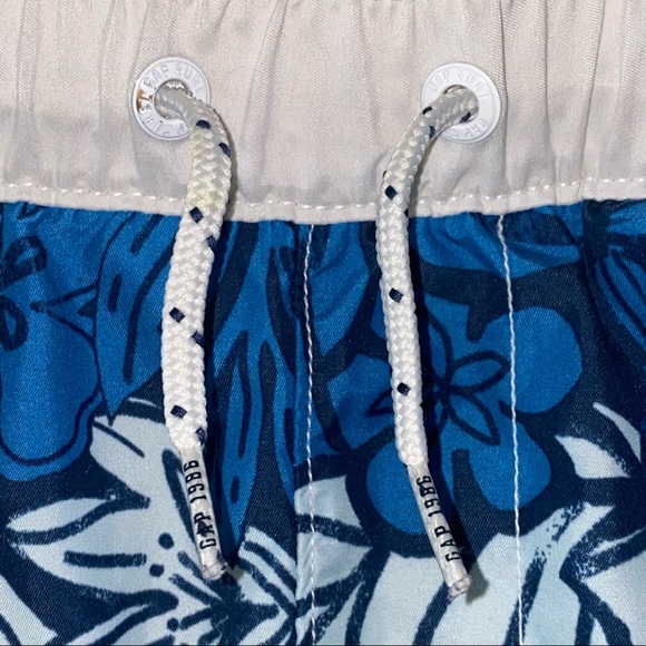 EUC Boys Size XXL Regular, GAP Kids Blue and White Floral Swim Trunks - Picture 4 of 10